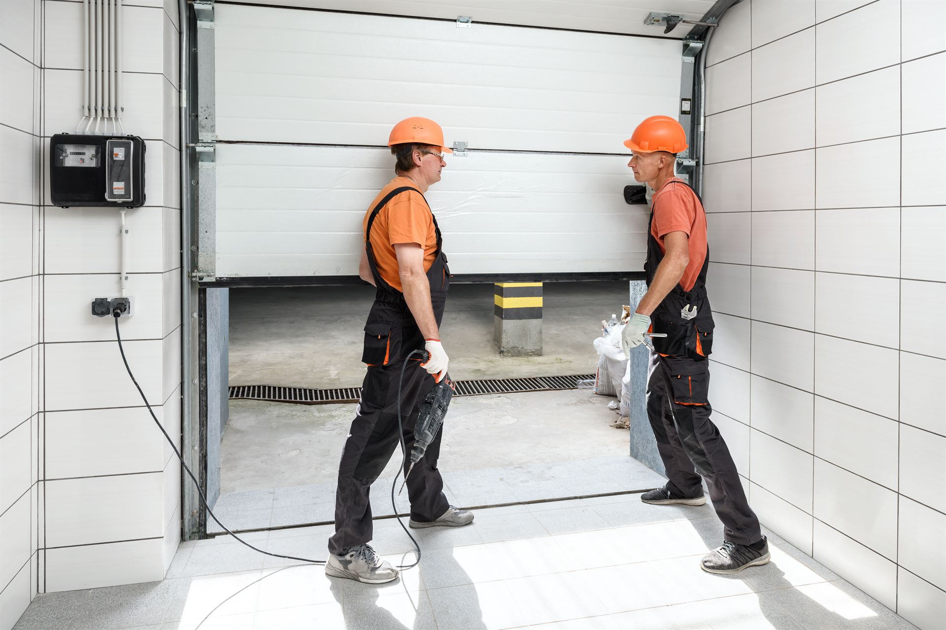 Dépannage porte de garage à Royan: votre véhicule sécurisé!